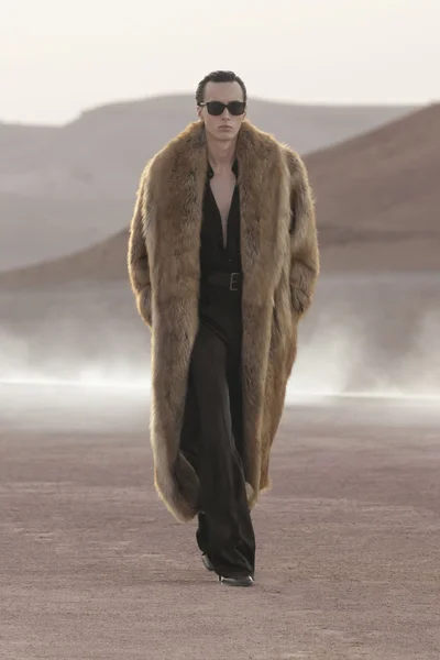 Look 9